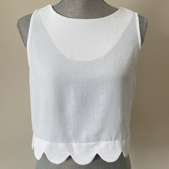 Monteau Tops - Monteau Los Angeles Sleeveless Scalloped Hem Cropped Shell White Size Small
